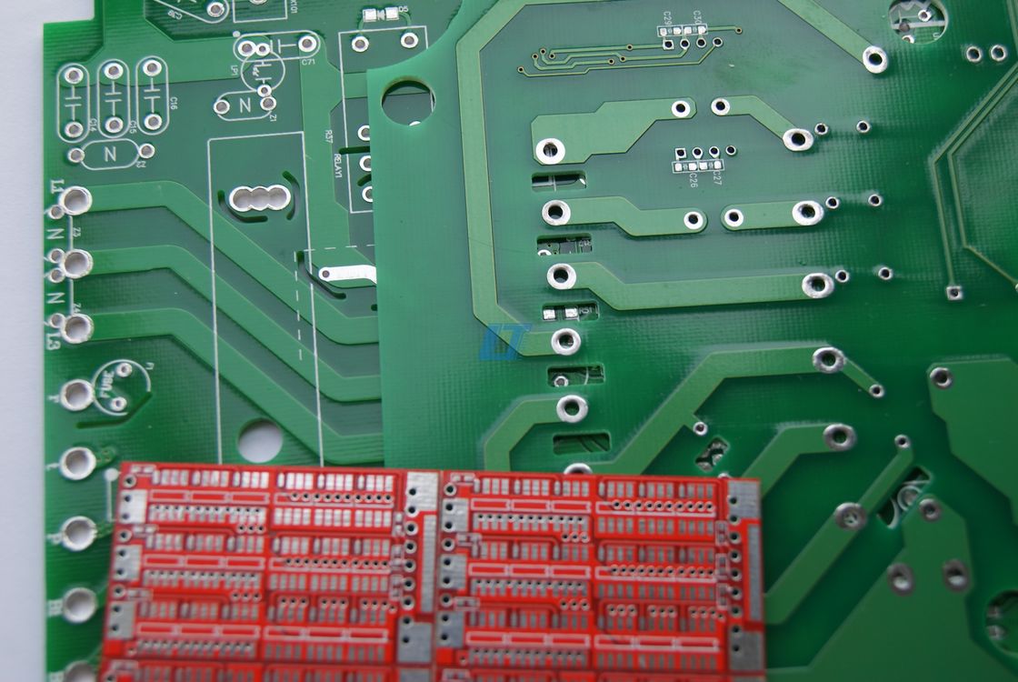PCB النحاس الثقيل عالي التيار مع قناع اللحام الأحمر للوحة التحكم في طائرة نموذجية