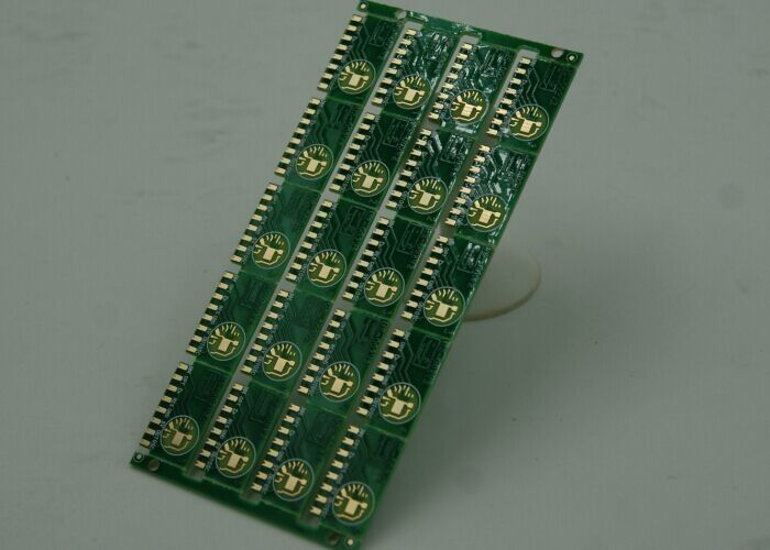 PCB مزدوج الجانب مع علاج السطح الذهبي الغمر الشاشة الحريرية البيضاء / السوداء 1.6 ملم 0.075 ملم