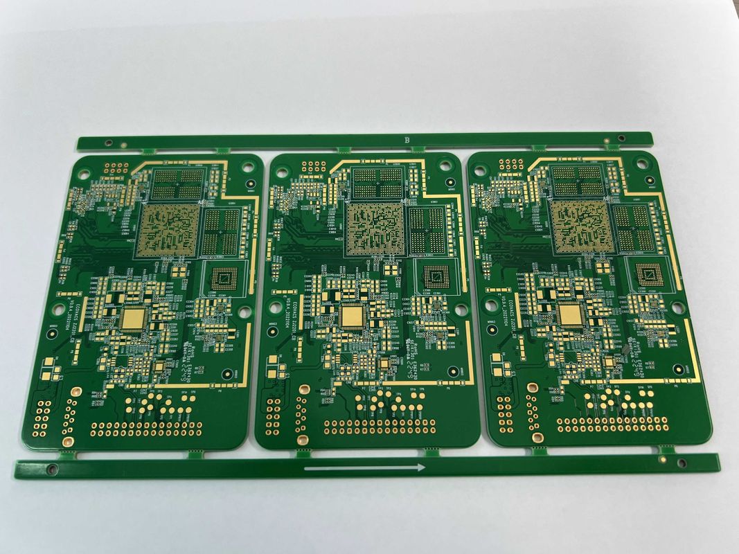 ألواح PCB متعددة الطبقات الذهبية مع سطح HASL وحجم الثقب 0.2mm Min.