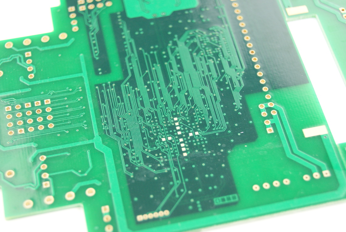IPC-A-610 D لوحة PCB متعددة الطبقات القياسية التي تتميز بتجميع الثقب وتكنولوجيا تركيب السطح