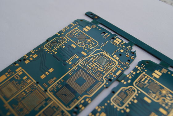 التحكم في العائق HDI لوحة PCB مع نسبة الجانب 10 1 والطلب الخاص نصف الثقب HDI التحول السريع حتى 24H
